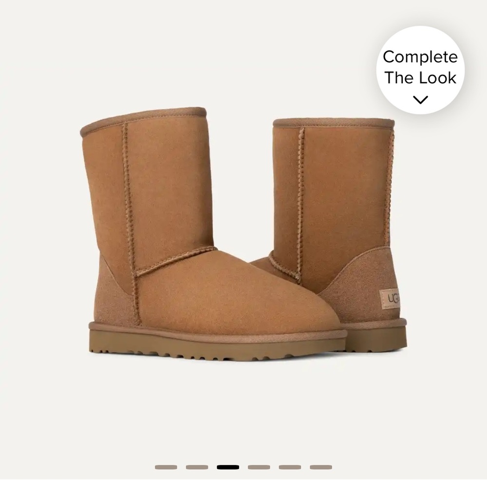 UGG Classic Short Boots in Chestnut